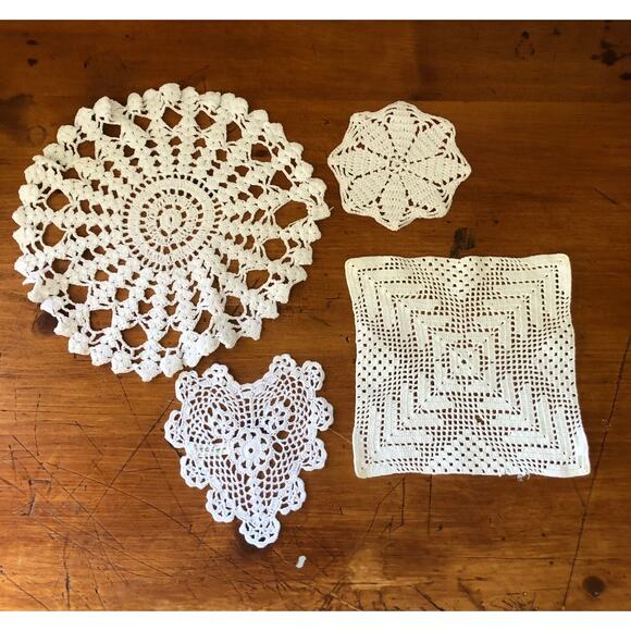 Set of 4 Westwater Enterprises Crochet Doily White Round Square Heart Shape - Picture 1 of 11